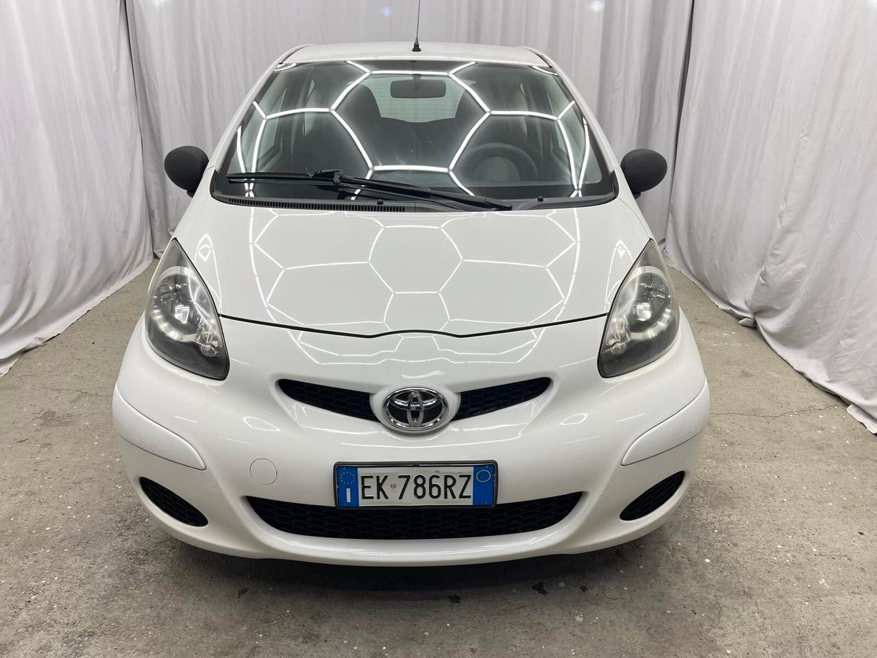 Toyota Aygo 1.0 12V VVT-i 3 porte Now Connect