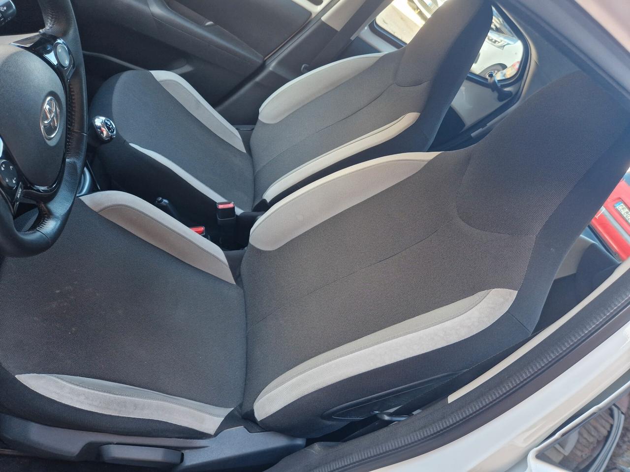 Toyota Aygo 1.0 VVT-i 69 CV 5 porte x-clusiv