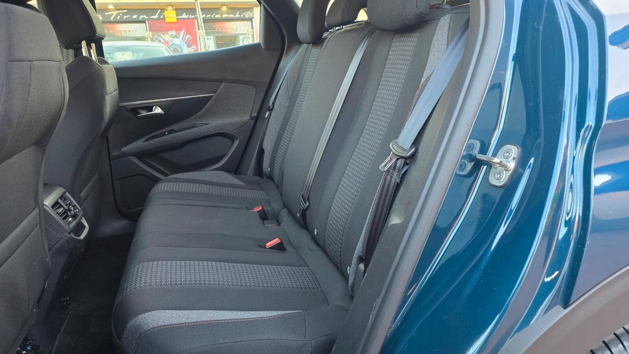 Peugeot 3008 BlueHDi 130 S&S EAT8 Active Pack