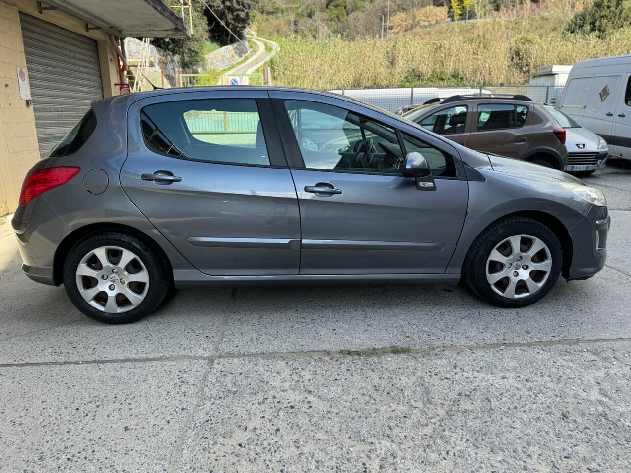 Peugeot 308 1.6 HDi 112CV cambio automatico 2011