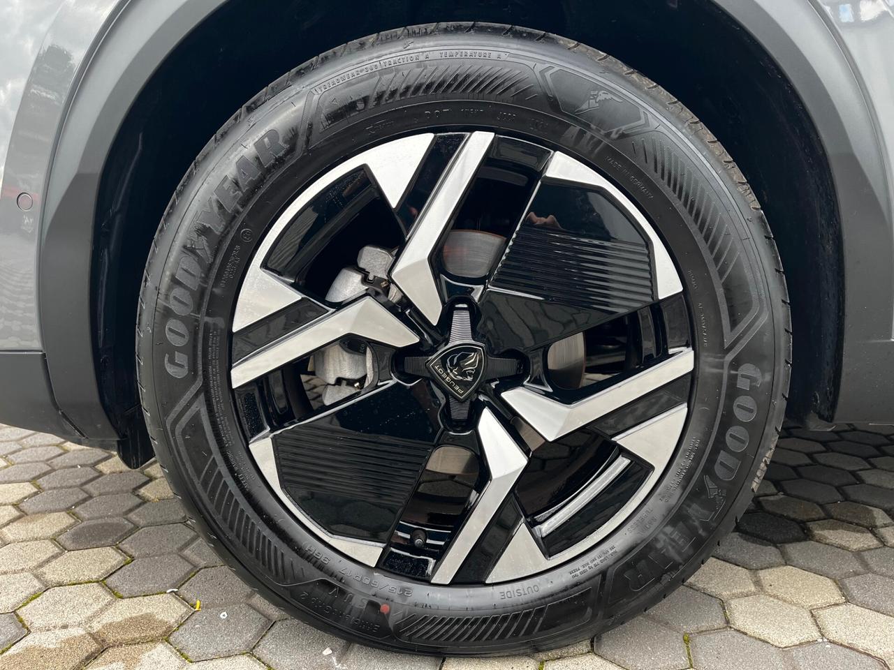 Peugeot 2008 PureTech 100 S&S Allure