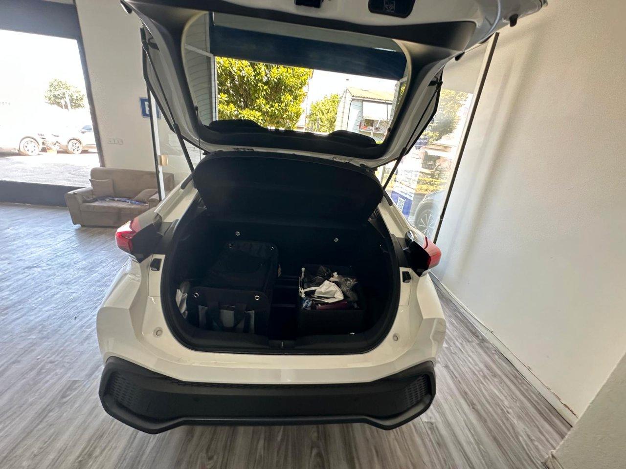 Toyota C-HR 2.0 hev Trend fwd e-cvt