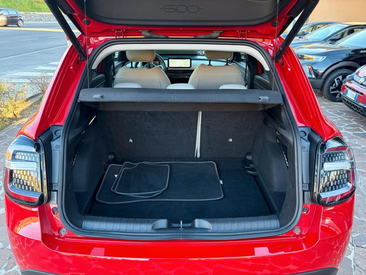 Fiat 600 Hybrid 100 CV DCT MHEV La Prima