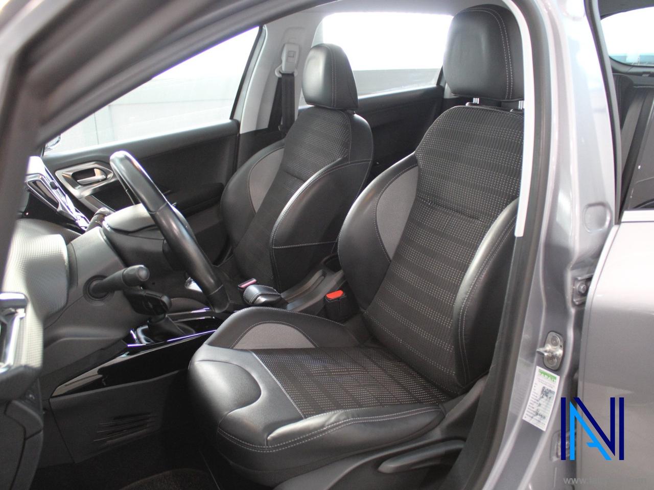 PEUGEOT 2008 BlueHDi 100 Allure