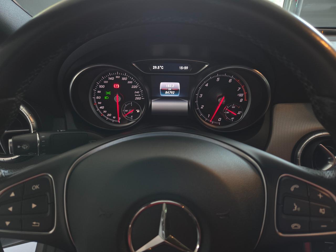 Mercedes-benz CLA 200 Business