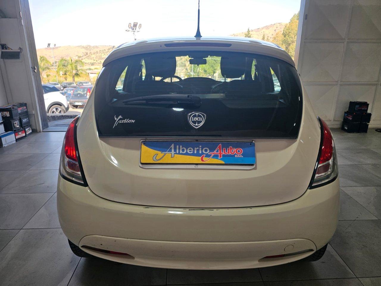 Lancia Ypsilon 5 Porte Ypsilon 1.2 Platinum 69cv