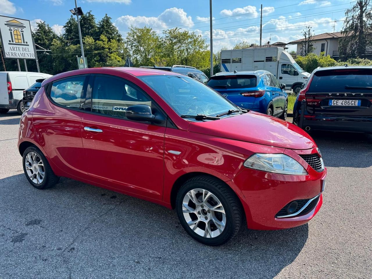 Lancia Ypsilon 1.2 69 CV 5 porte GPL Ecochic Silver