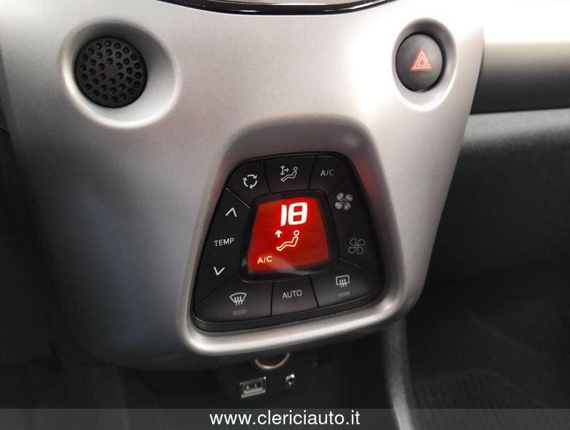 Toyota Aygo 1.0 VVT-i 69 CV 5 porte x-play MMT