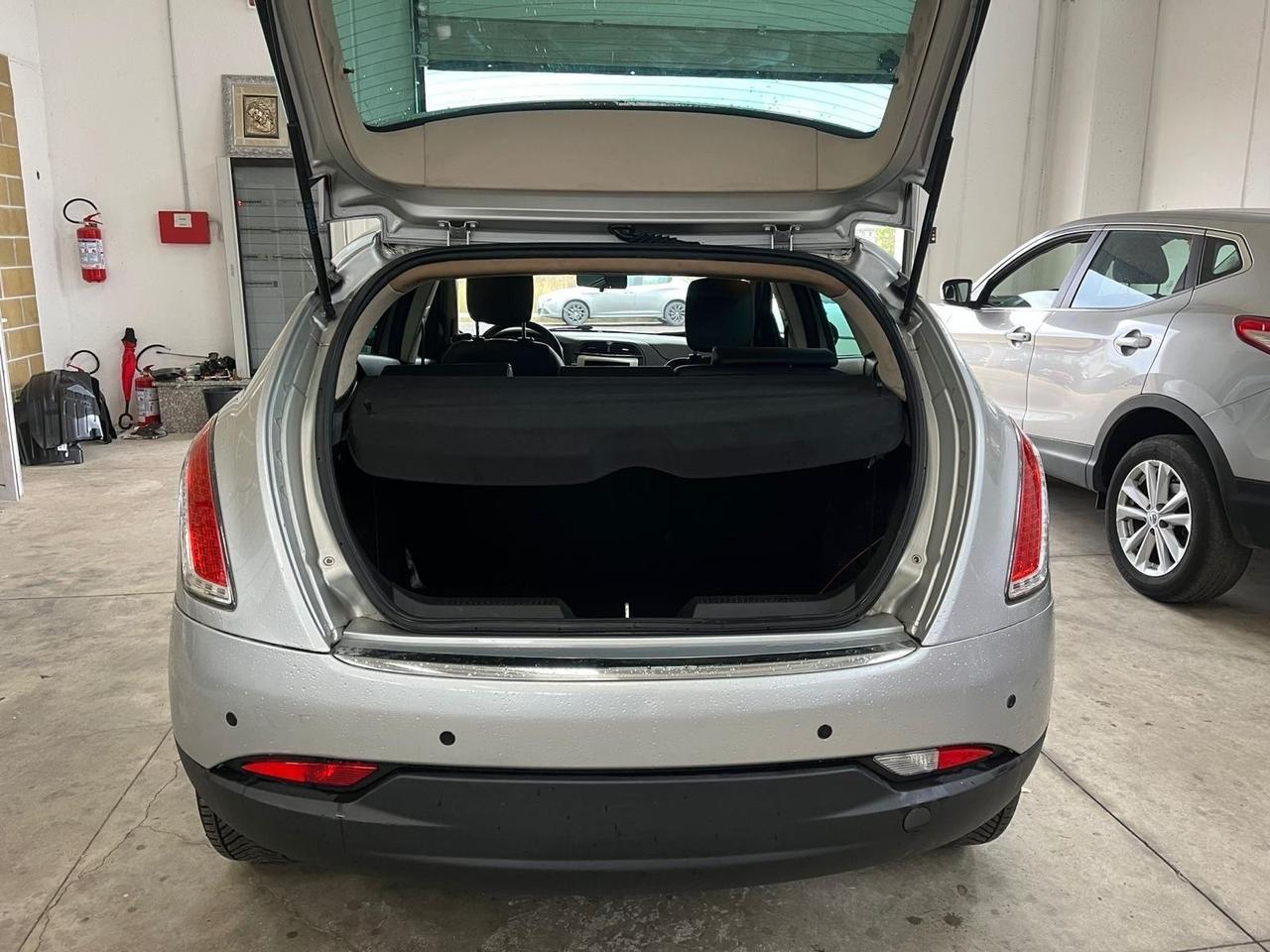 Lancia Delta 1.6 MJT DPF Platino
