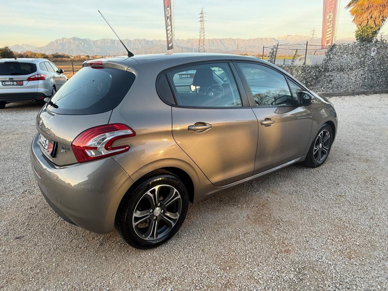 Peugeot 208 1.6 e-HDi 92 CV Stop&Start 5 porte Allure