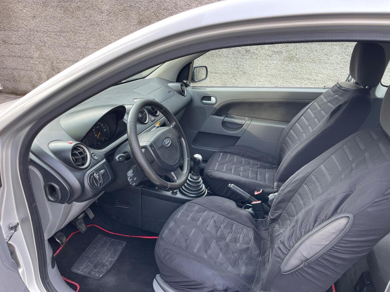 Ford Fiesta 1.2 benzina euro4 neopatentati