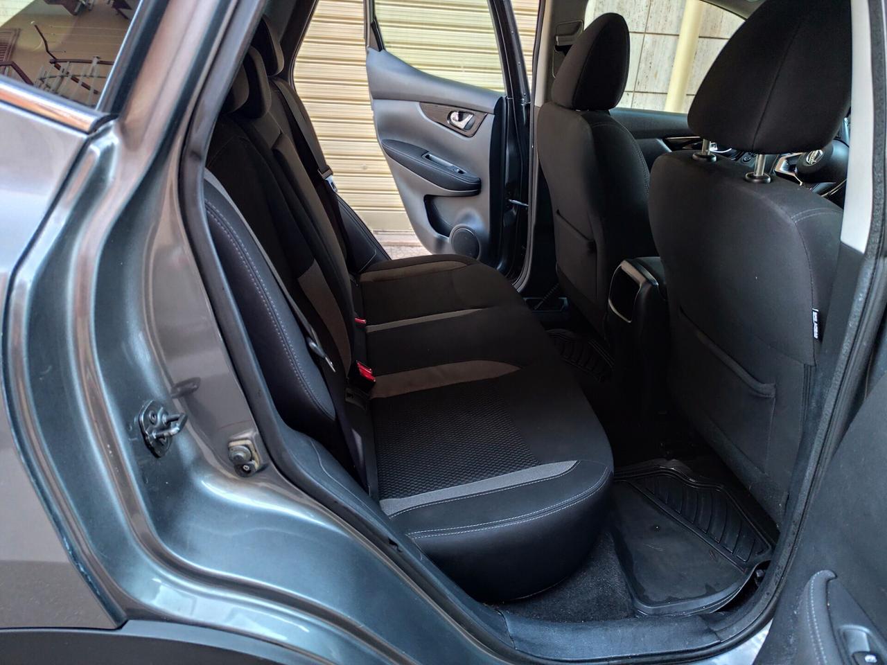 Nissan Qashqai 1.5 92.000 km CARPLAY NAVI RETRO SENSORI ANT E POST