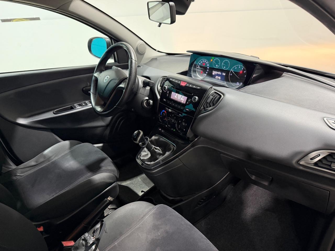 Lancia Ypsilon 0.9 TwinAir 85 CV 5