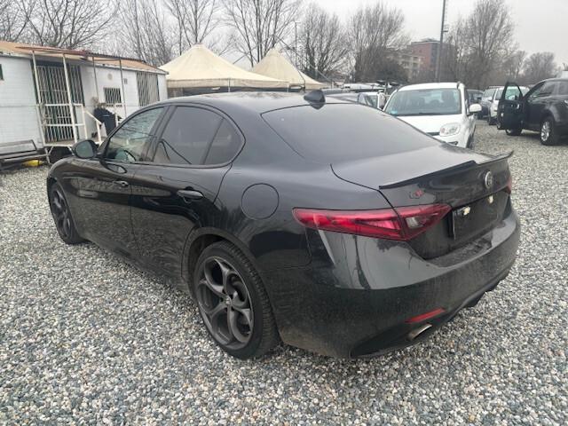 Alfa Romeo Giulia 2.0 Turbo 280 CV AT8 AWD Q4 Veloce