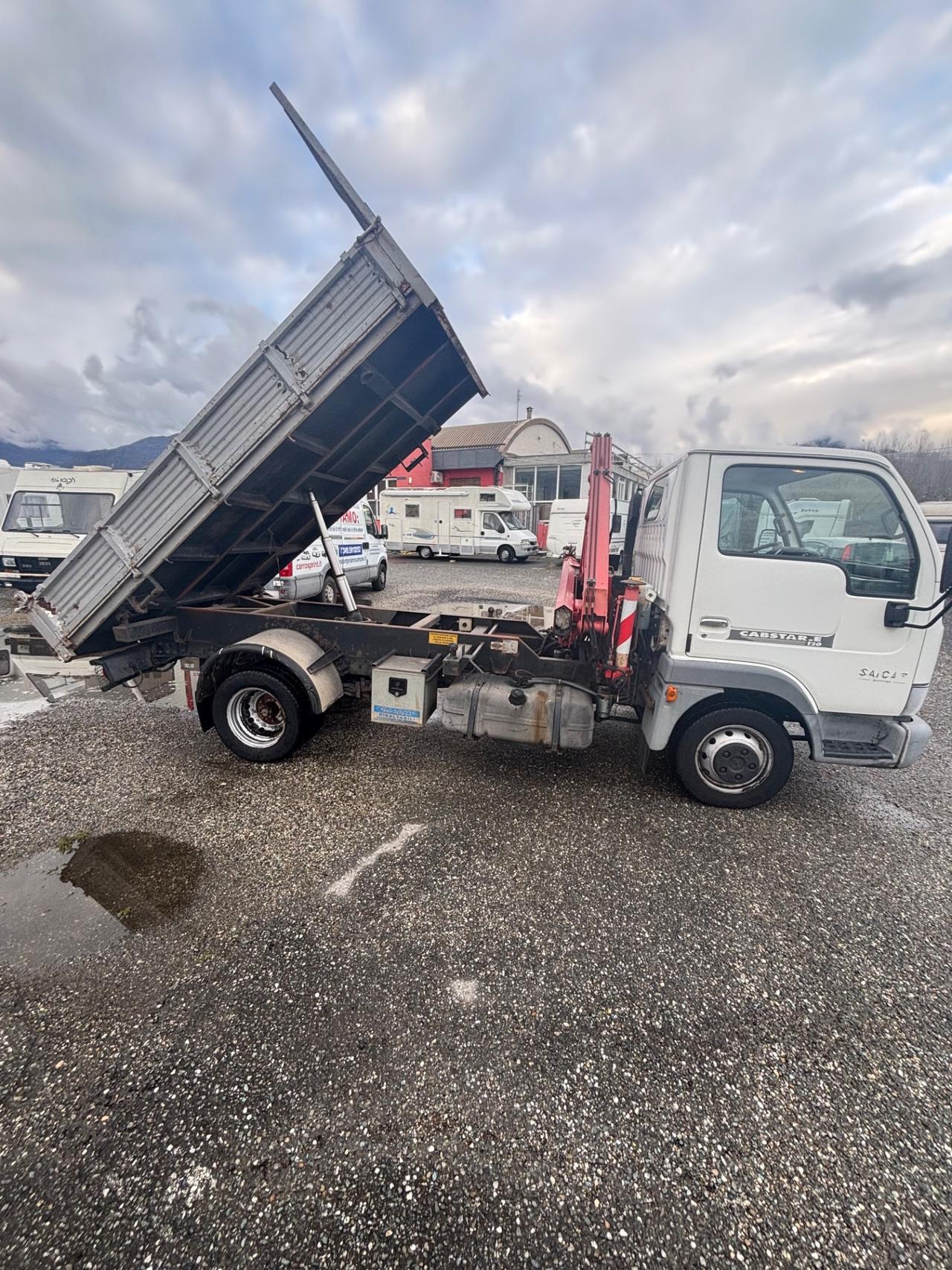 231 cabstar nissan del 2004 in saldo