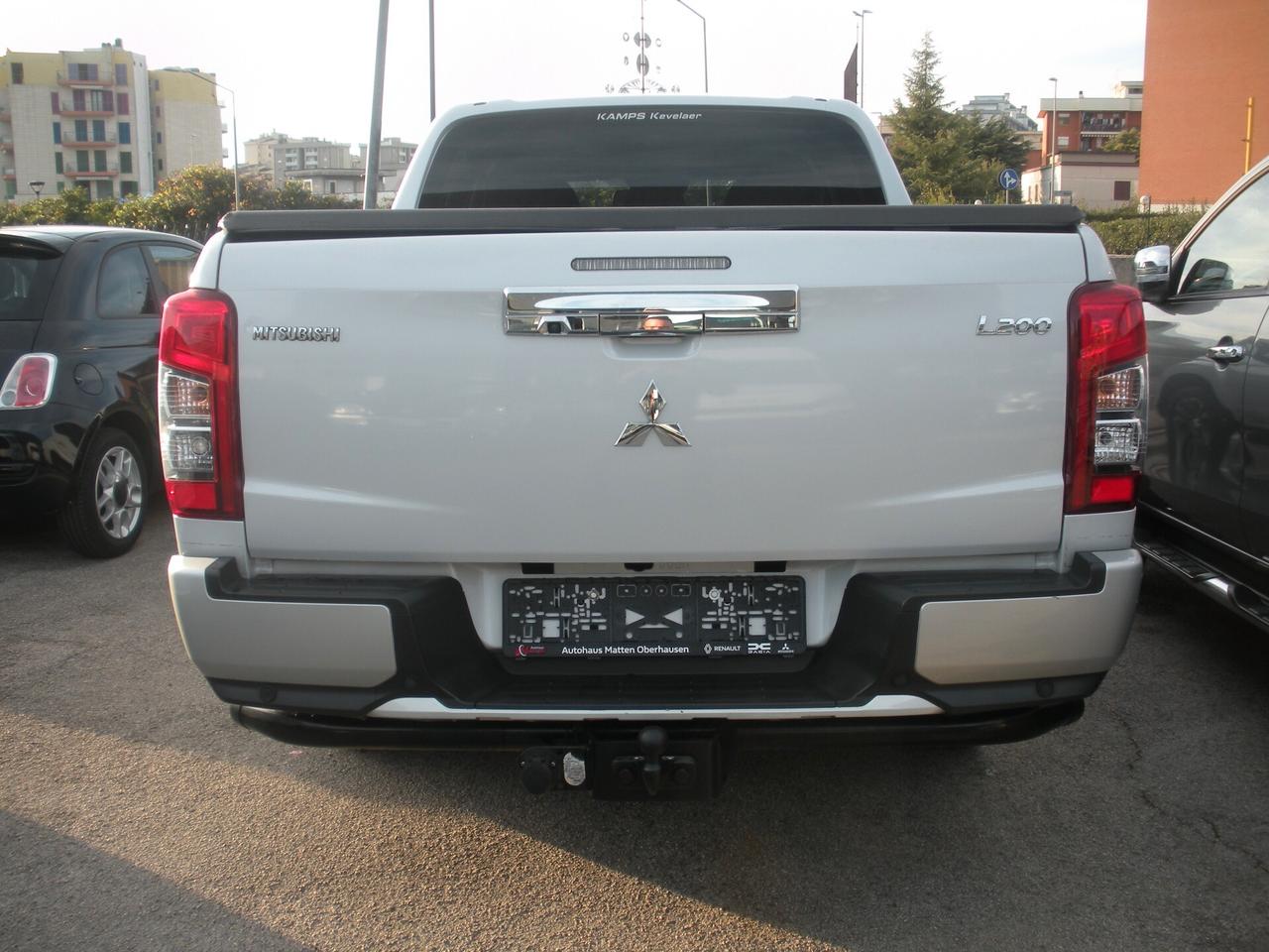 Mitsubishi L200 2.3 D Double Cab 4x4 Super Select Diamond aut.
