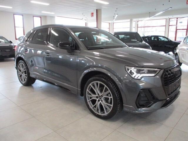 Audi Q3 SUV (35) Blackline 2.0 TDI 150CV S-Tronic
