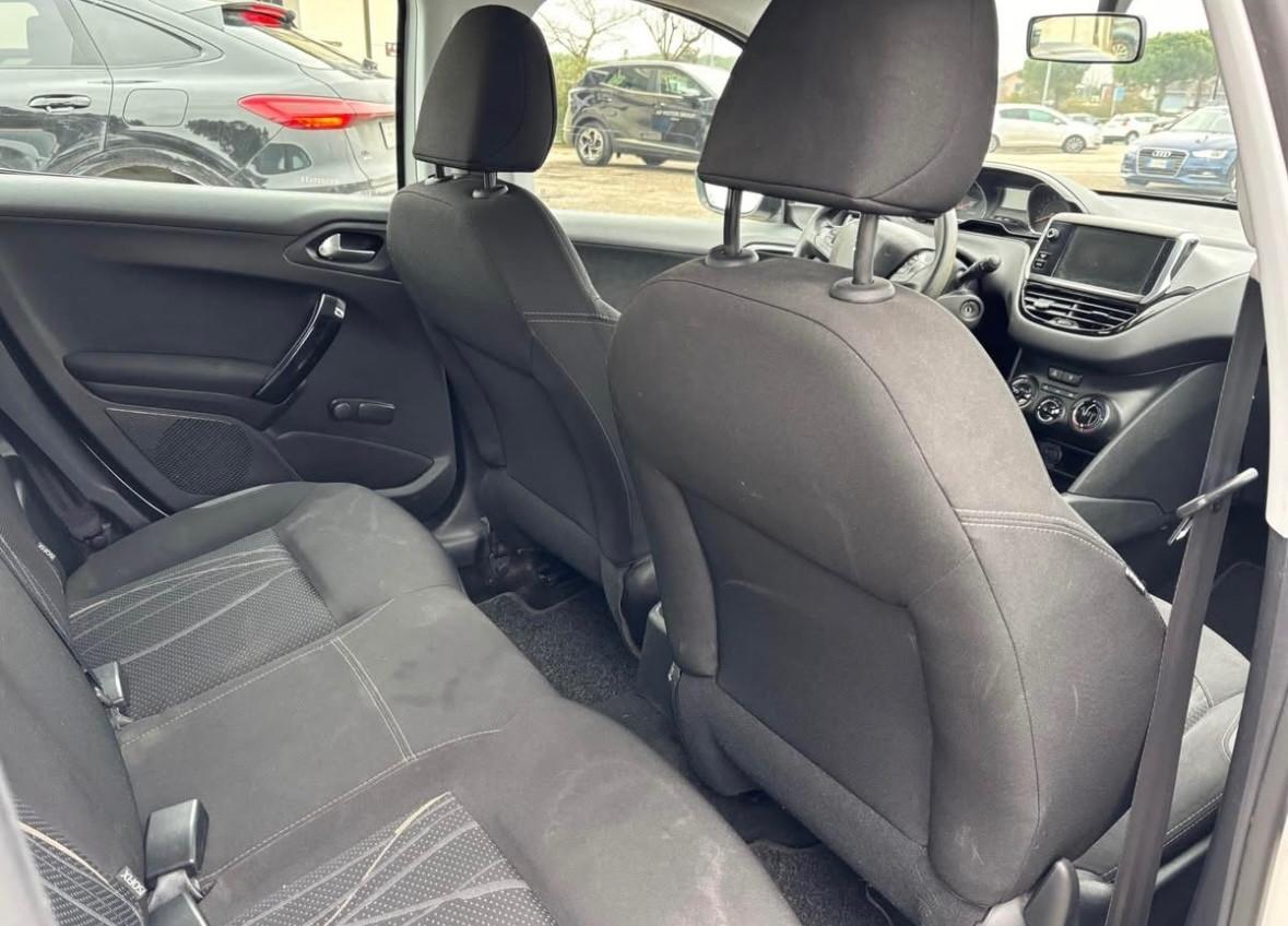 Peugeot 208 1.4 HDi 68 CV 5 porte Allure