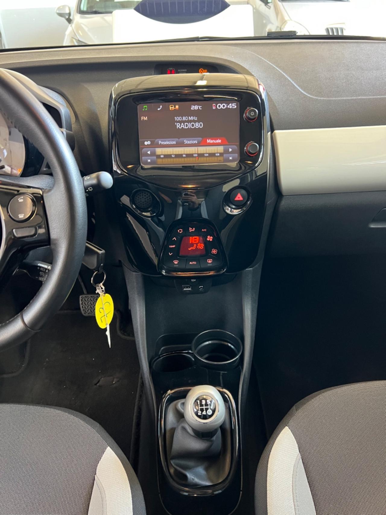 Toyota Aygo 1.0 VVT-i 69 CV 5 porte x-cite MMT