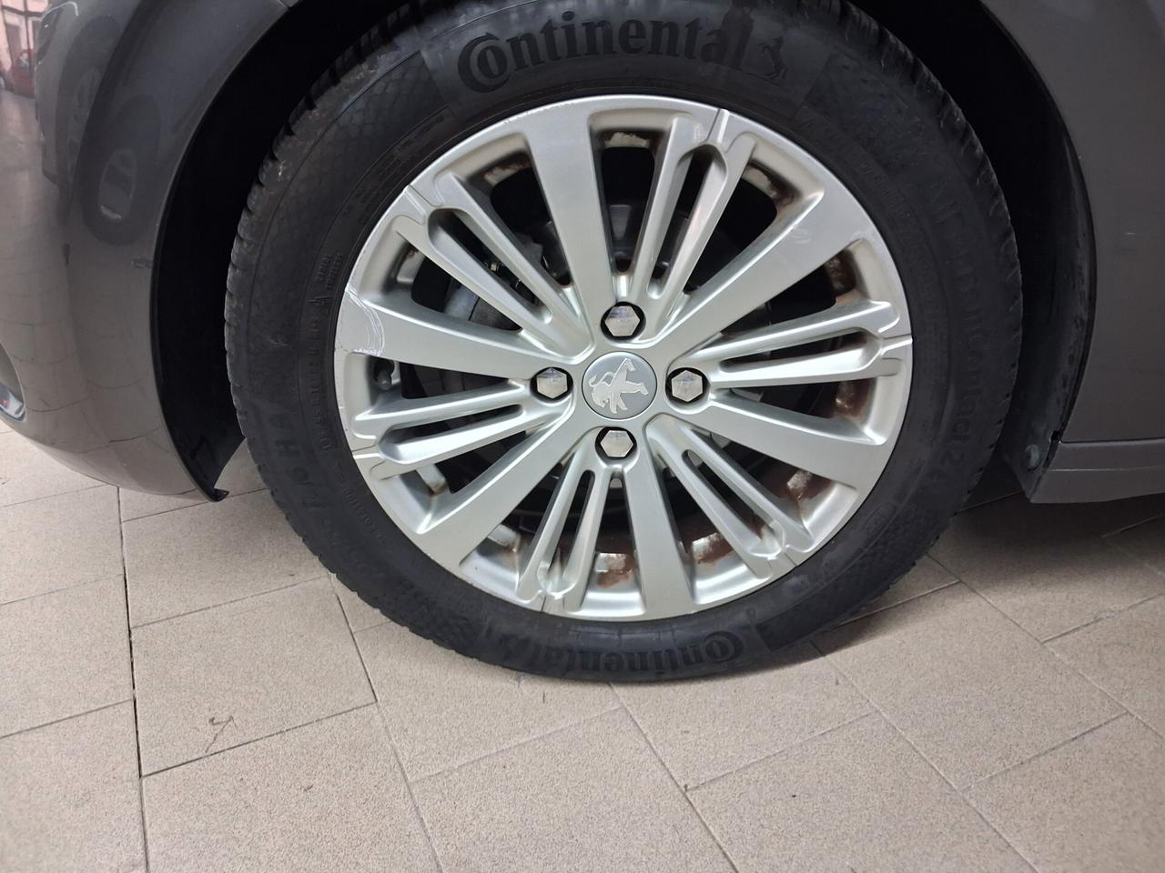 Peugeot 208 PureTech 82 Stop&Start 5 porte Allure