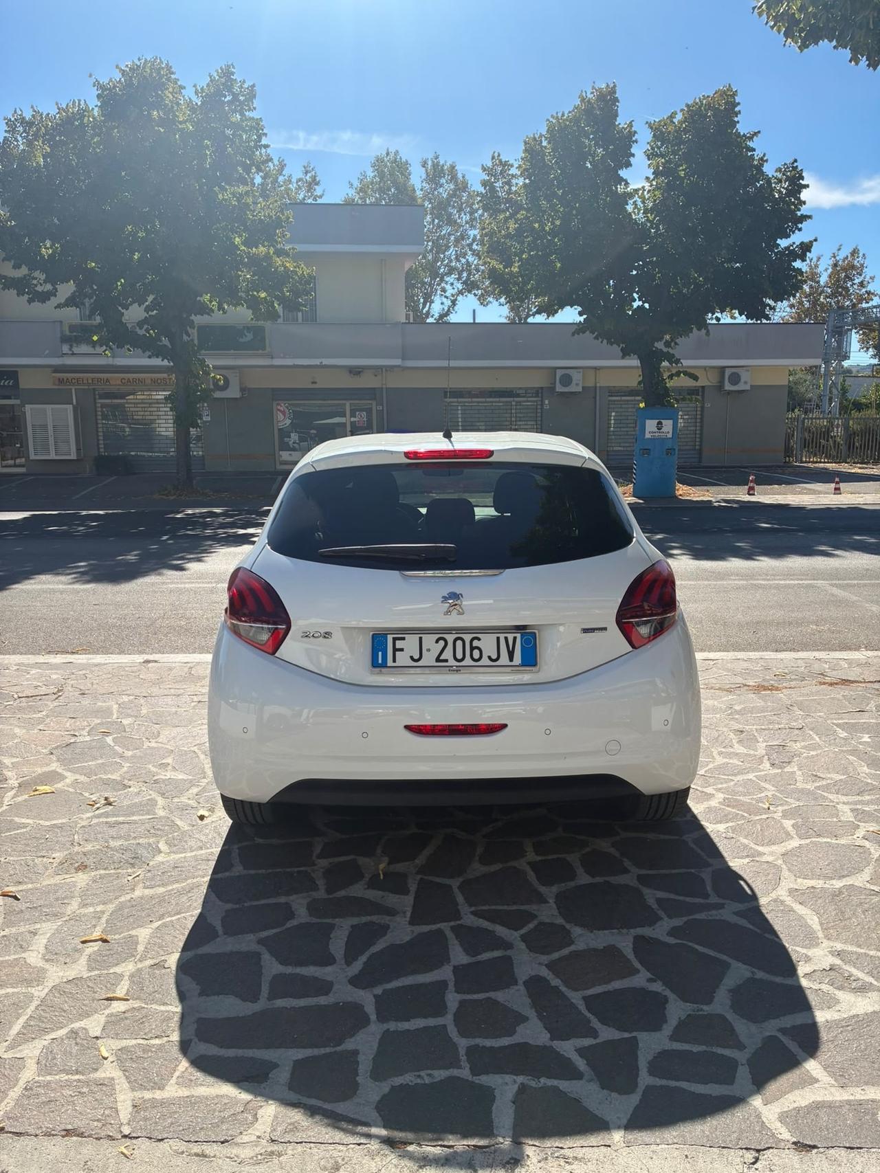 Peugeot 208 PureTech 82 5 porte Allure