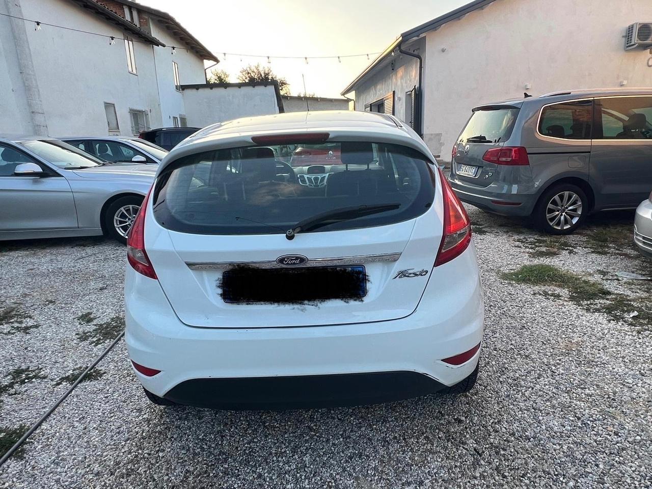 Ford Fiesta 1.4 5 porte Bz.- GPL Titanium