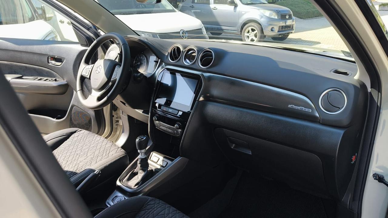 SUZUKI VITARA 1.4 IBRIDA ALLGRIP 4X4 MANUALE BICOLORE