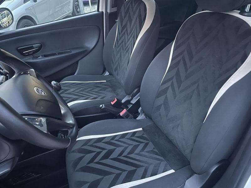 Lancia Ypsilon Ypsilon 1.2 Platinum 69cv NEOPATENTATI