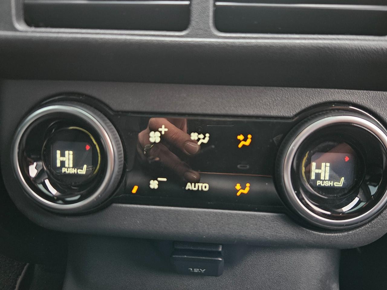 Range Velar 3.0D l6 300 CV R-Dynamic HSE STRAFULL