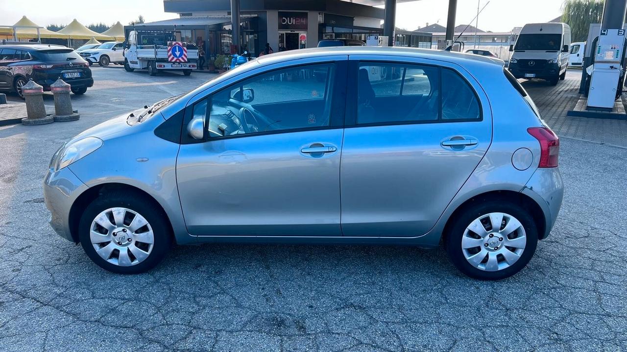Toyota Yaris 1.0 5 porte Sol