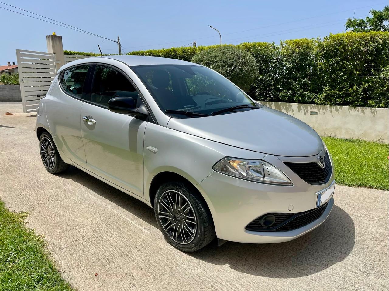 Lancia Ypsilon 1.2 69 CV 5 porte 56000 km
