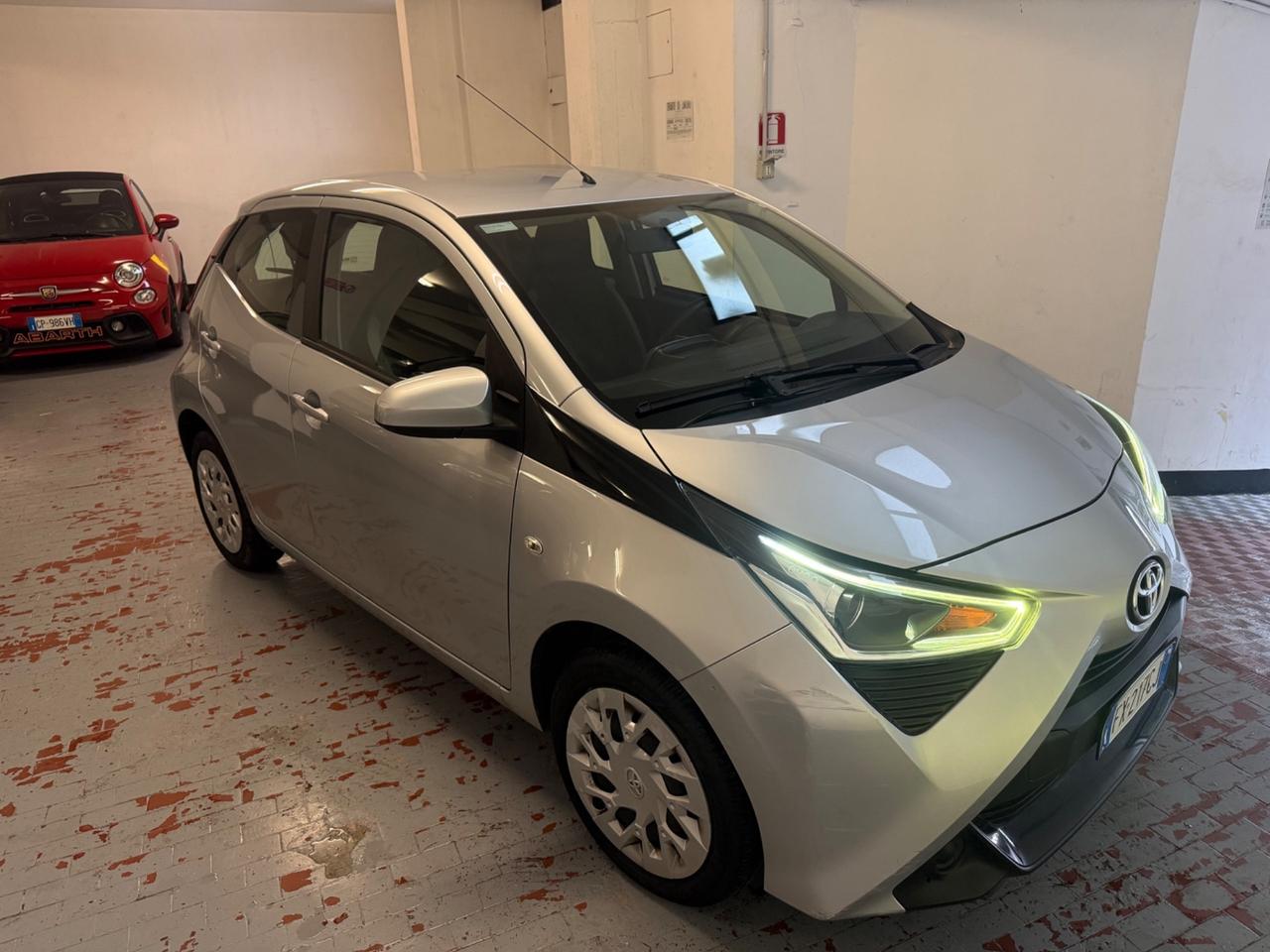 Toyota Aygo 1.0 VVT-i 72 CV 5 porte x-clusiv MMT