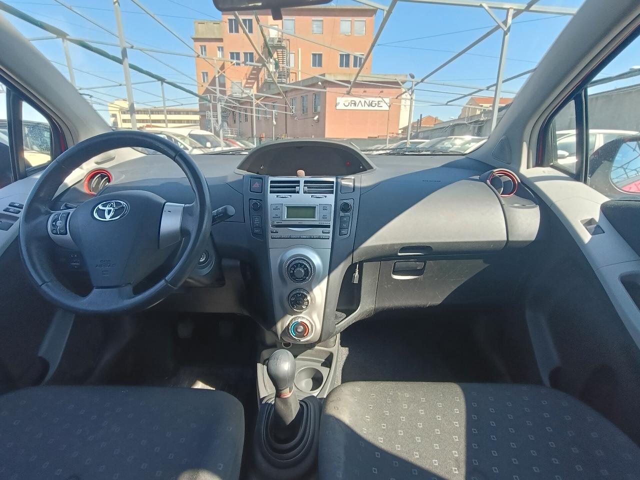 Toyota Yaris 1.0 5 porte Sol