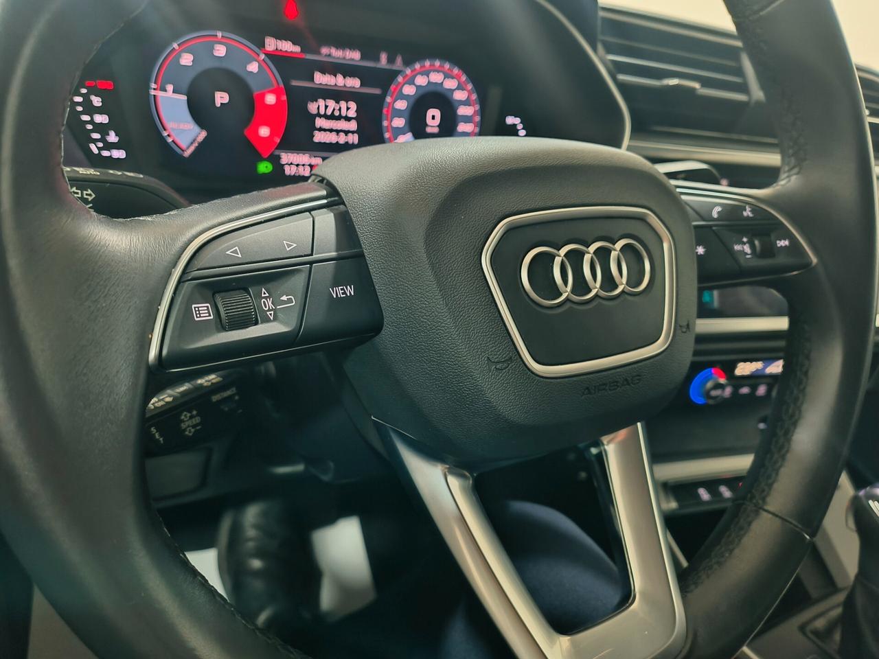 Audi Q3 35 TDI S tronic Business