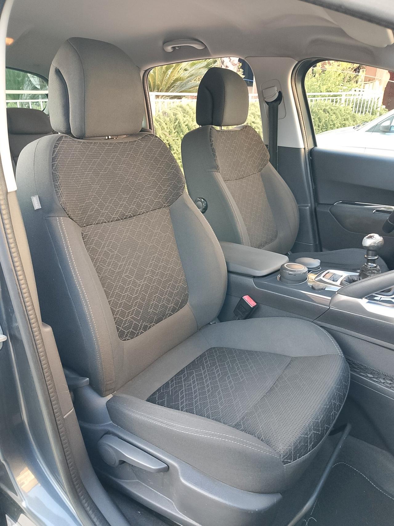 Peugeot 3008 1.6 HDi 115CV Allure
