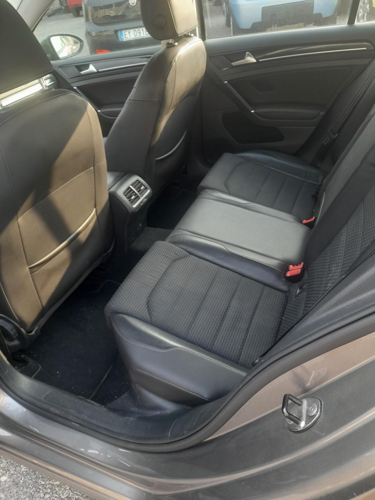 Volkswagen Golf Business 1.6 TDI DSG 5p. Highline