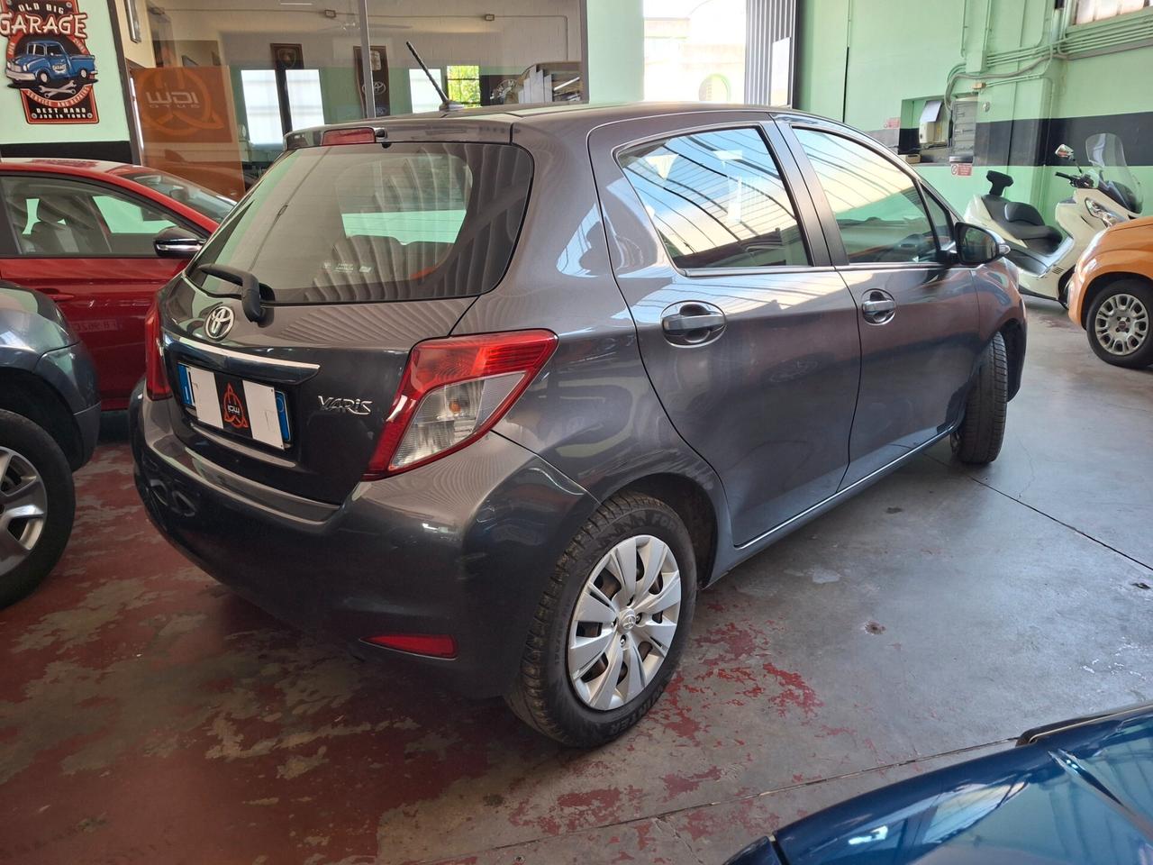 Toyota Yaris 1.0 5 porte Lounge