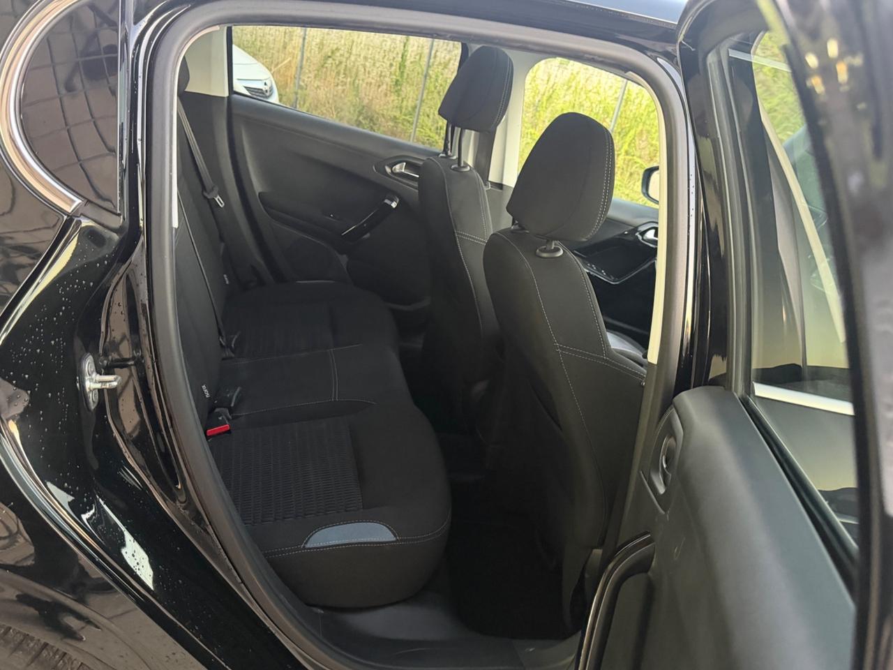Peugeot 208 PureTech 82 5 porte Allure