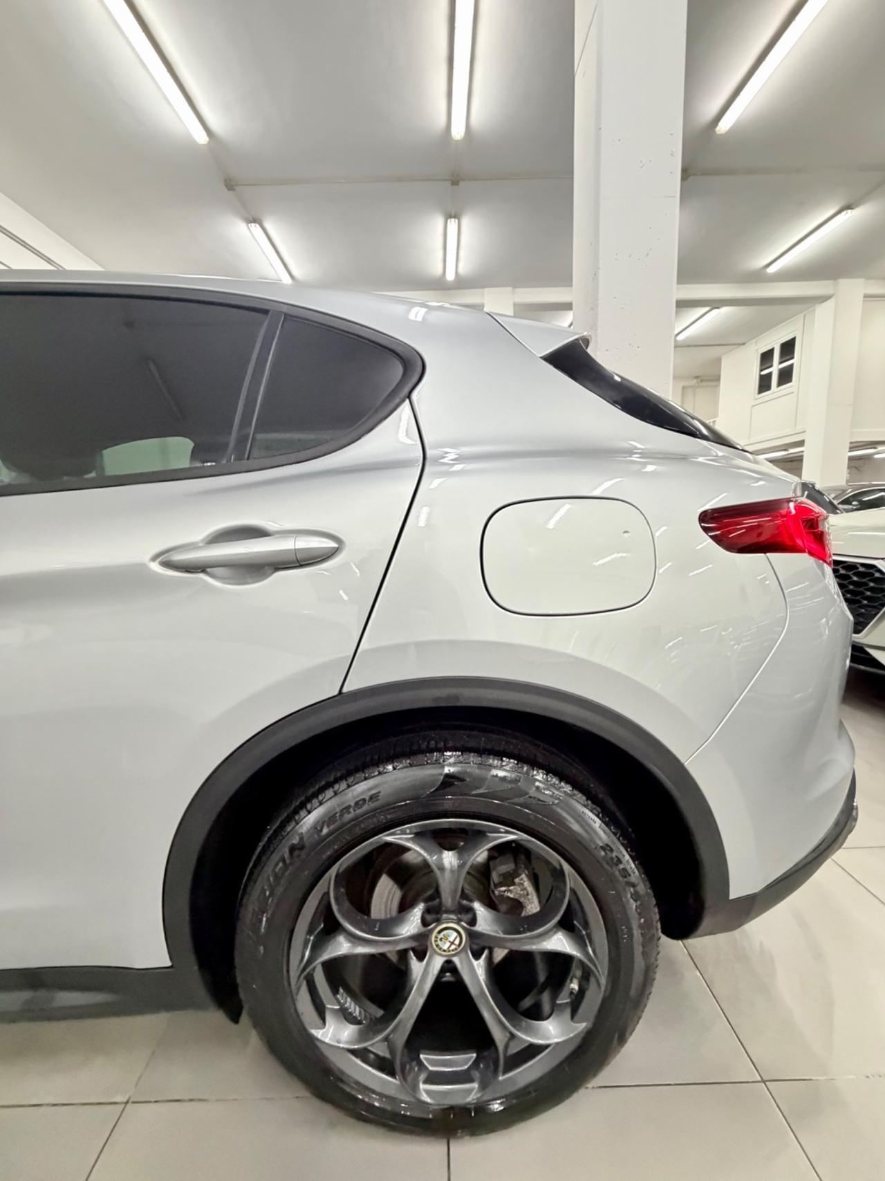Alfa Romeo Stelvio 2.2 160 CV AT8 RWD FINANZIABILE