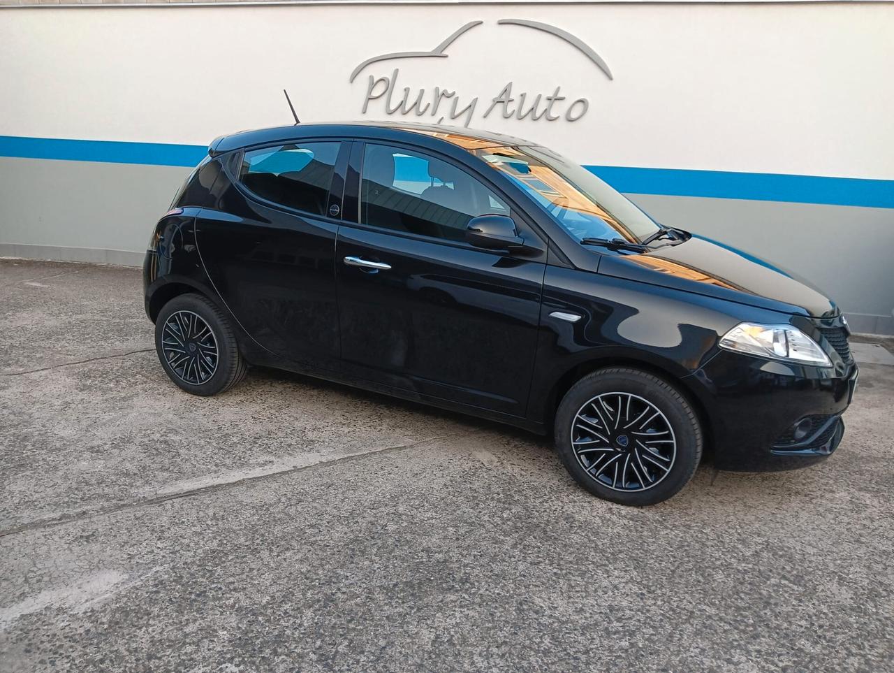 Lancia Ypsilon 1.0 FireFly 5 porte S&S Hybrid Ecochic Gold