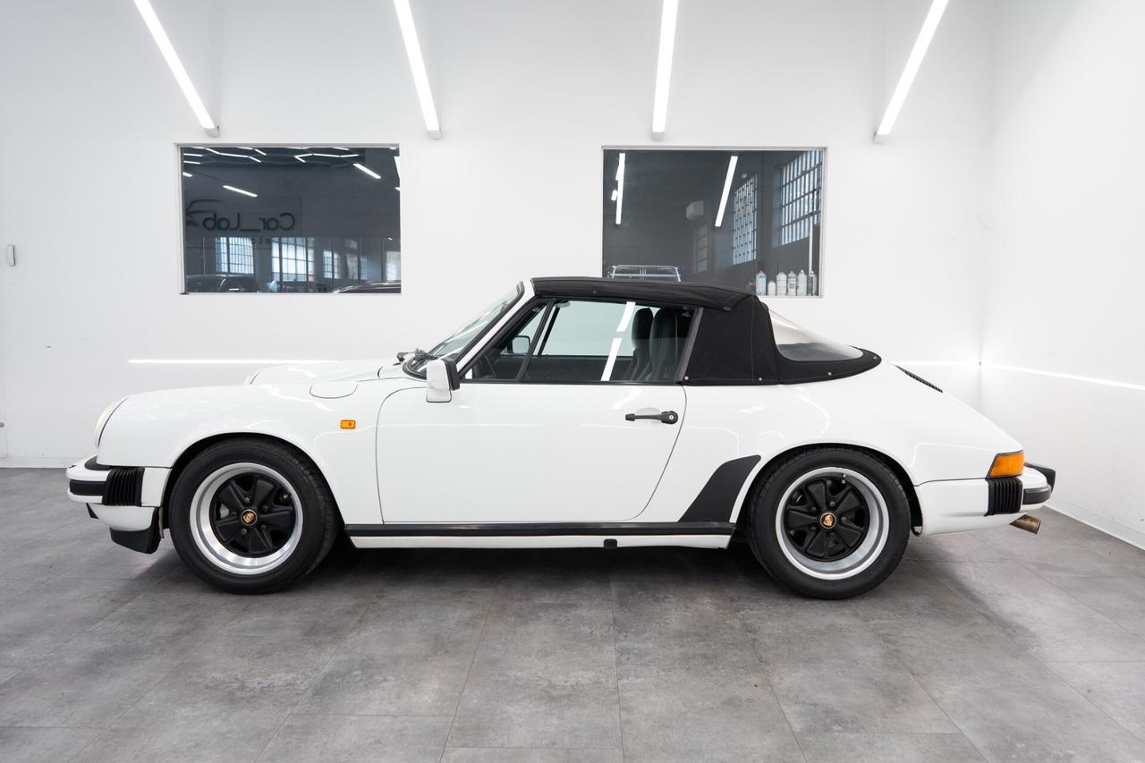 Porsche 911 Carrera 3.2 Cabriolet