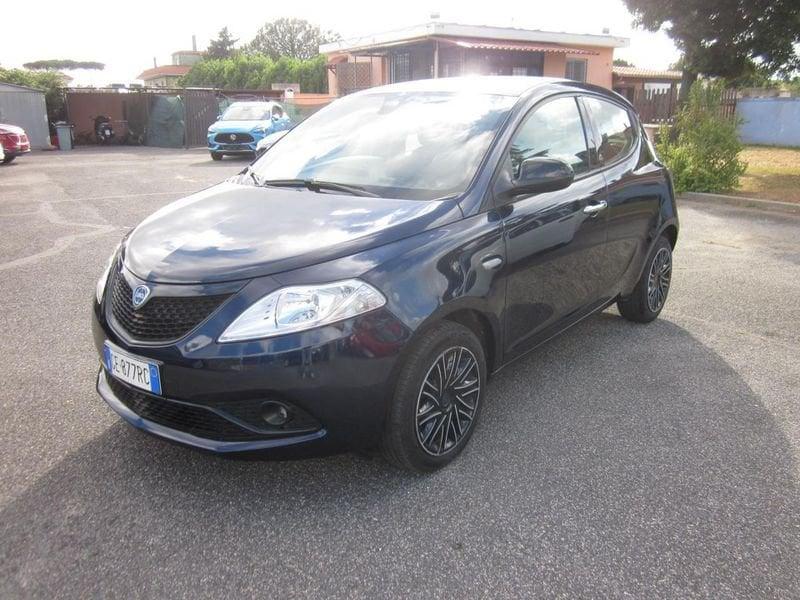 Lancia Ypsilon 1.0 FireFly 5 porte S&S Hybrid Ecochic Gold