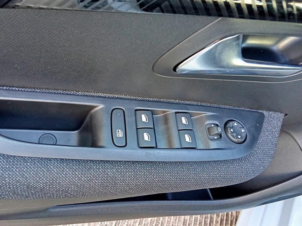 Peugeot 208 PureTech 100 Stop&Start 5 porte Style