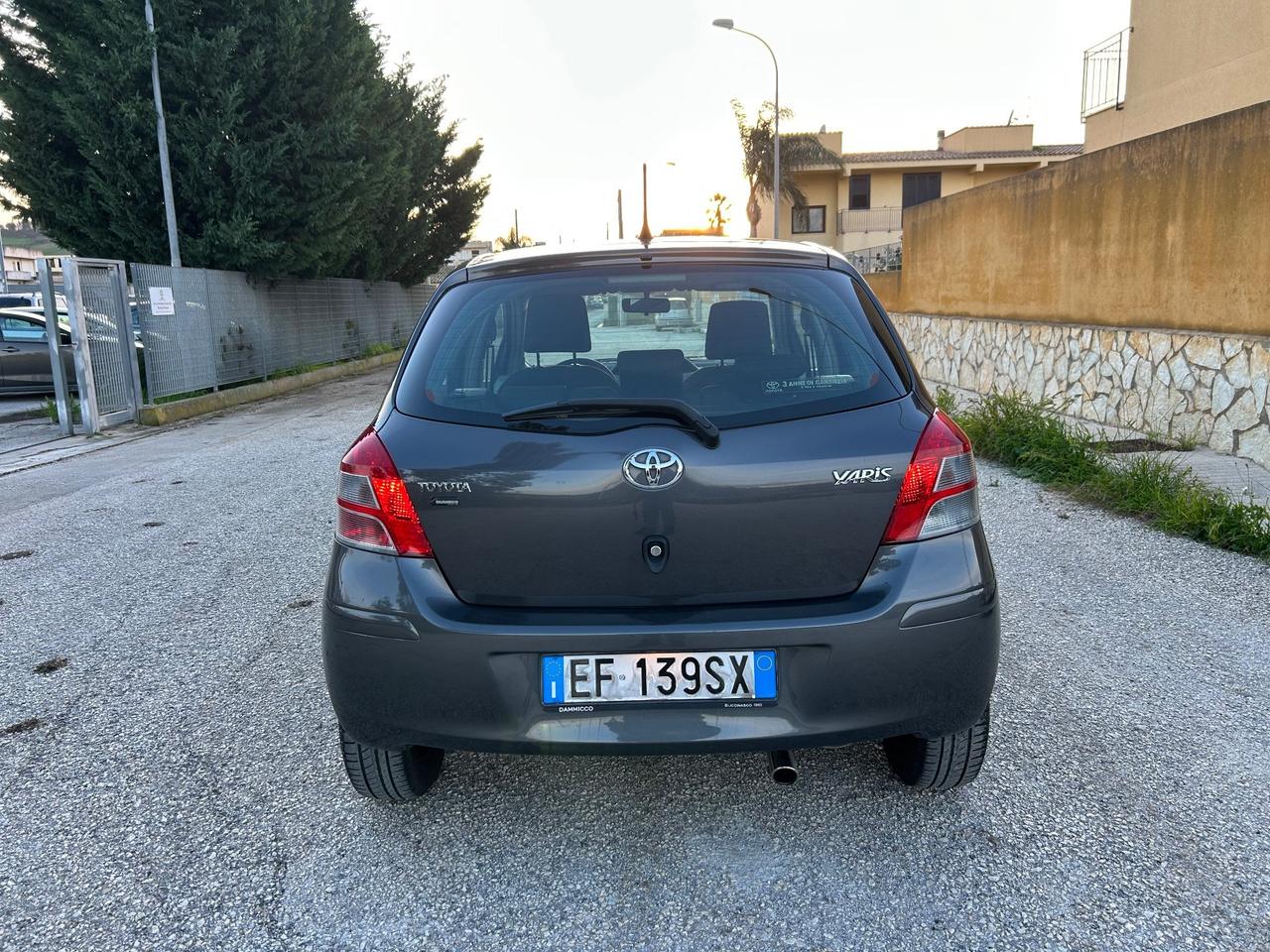 Toyota Yaris 1.3 5 porte Sol