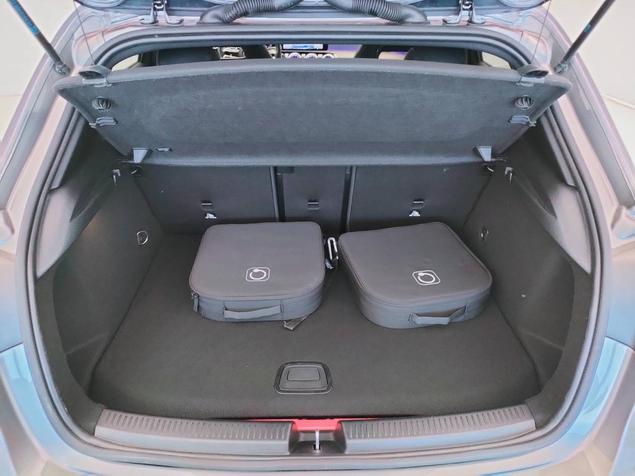 Mercedes-Benz Classe A - W177 2023 - A 250 e phev AMG Line Premium auto