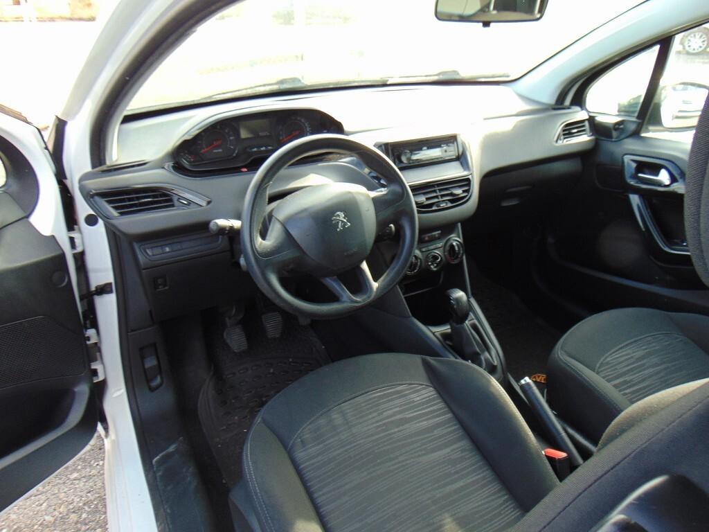 peugeot 208 1,2 benzina