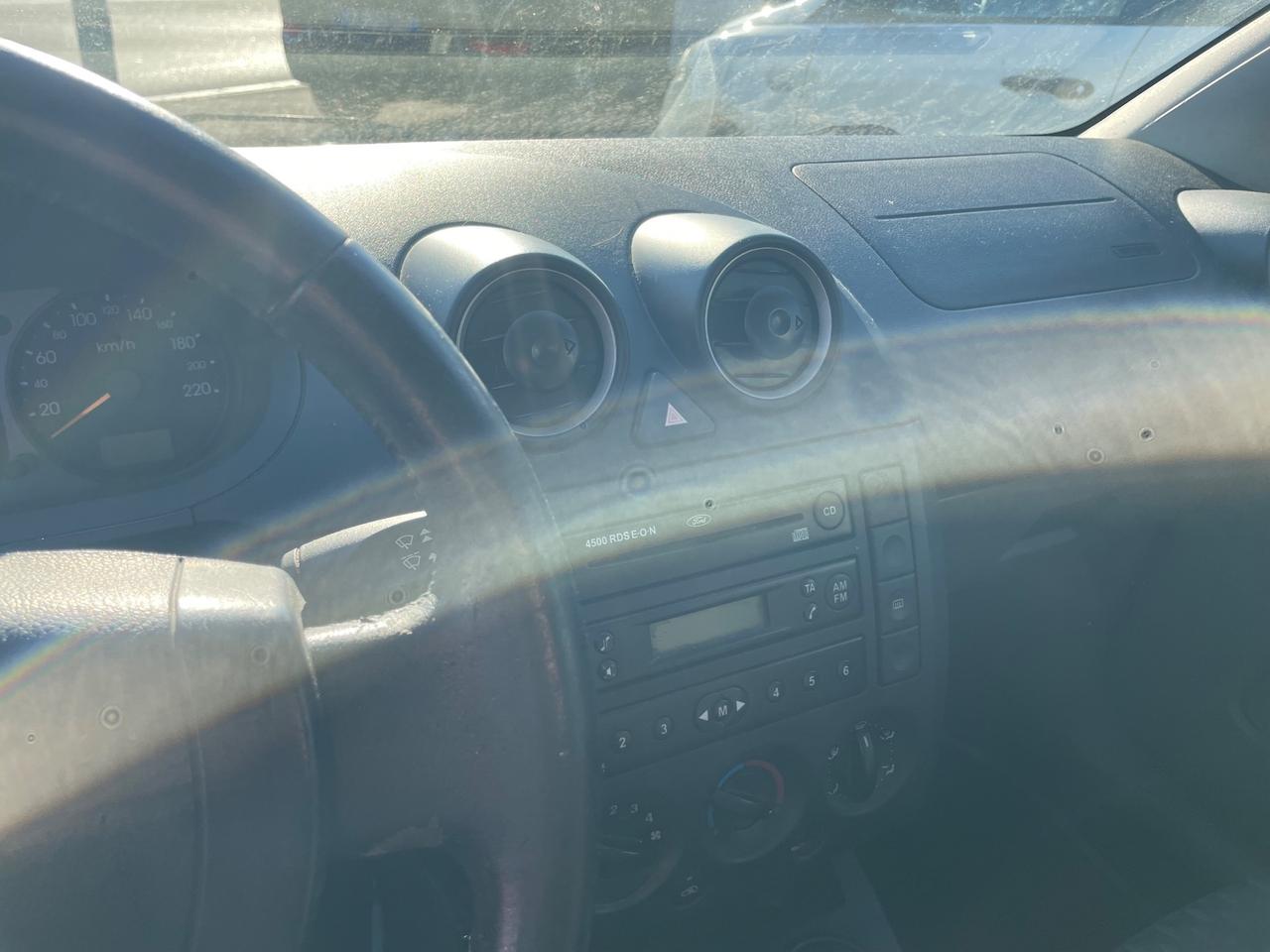 Ford Fiesta 1.4 16V 5p. Ghia