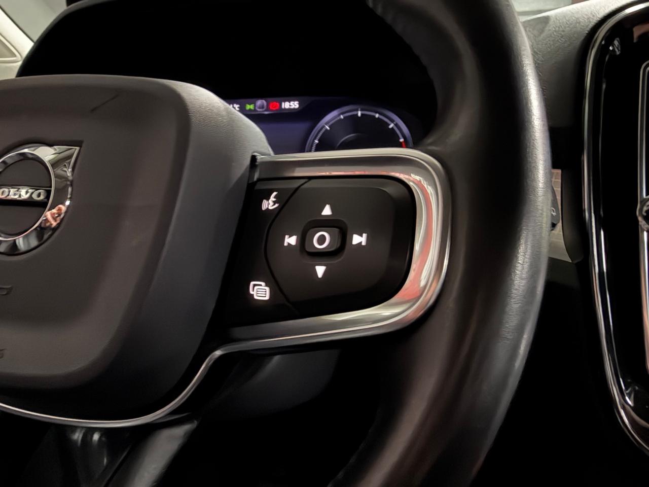 VOLVO XC40 2.0 D3 (150) Momentum 2019