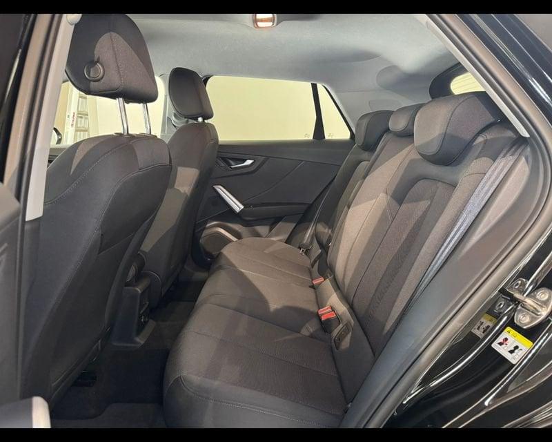 Audi Q2 30 TFSI Business Advanced