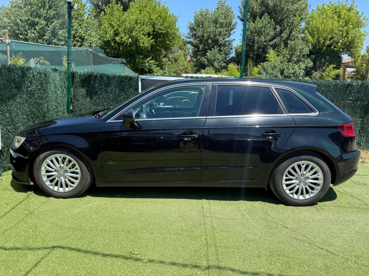 Audi A3 2014 1.6 TDI NEOPATENTATI FARI LED NAVI FULL